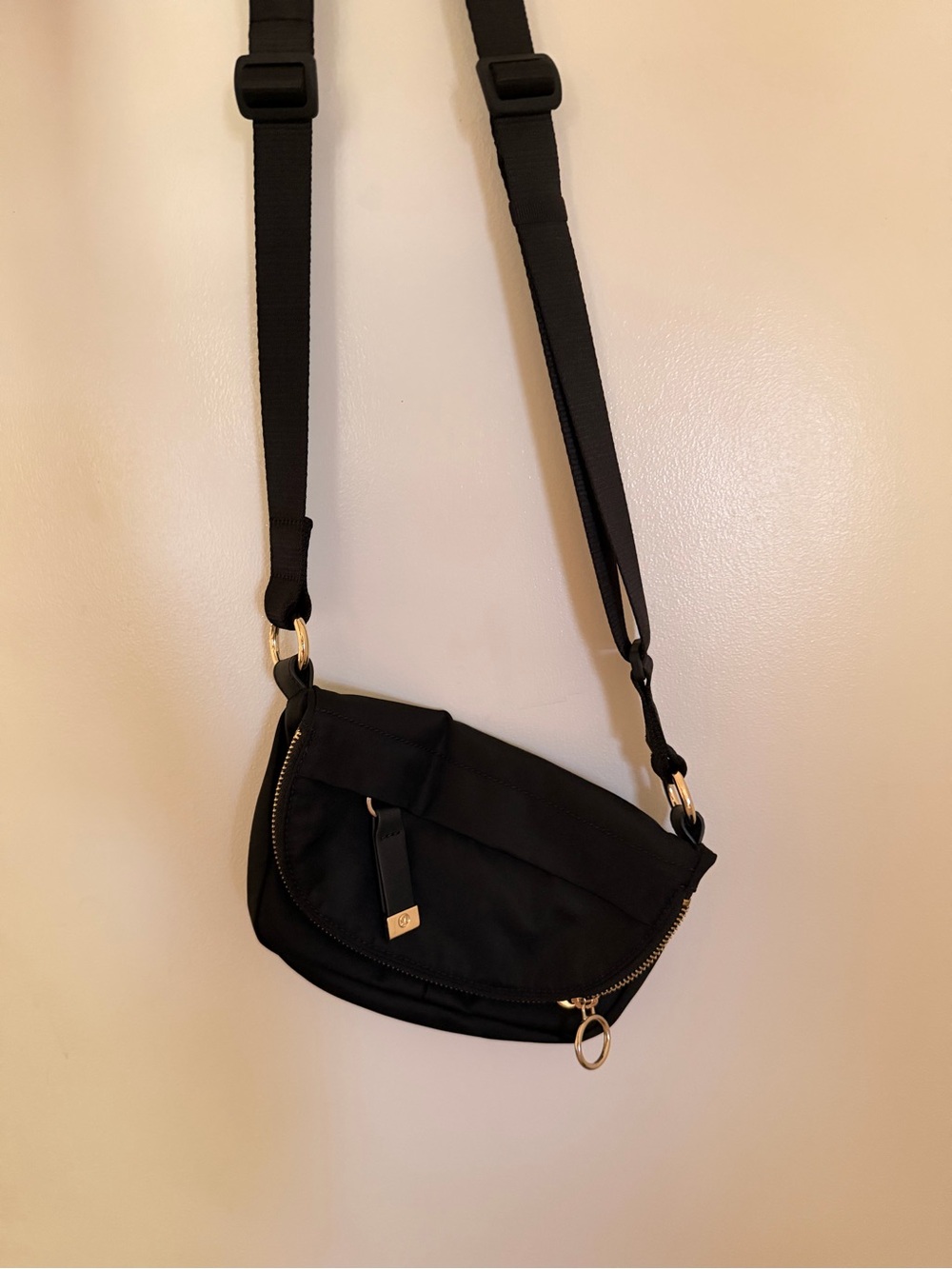 Lululemon Black Crossbody Shoulder Bag - Versatile Everyday Carry